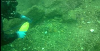 equipo de buceo da ERPOL en operación salitre
